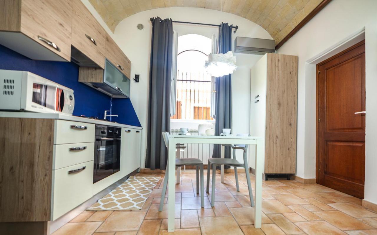 Suite Home Al Centro Di Sassari Exterior foto