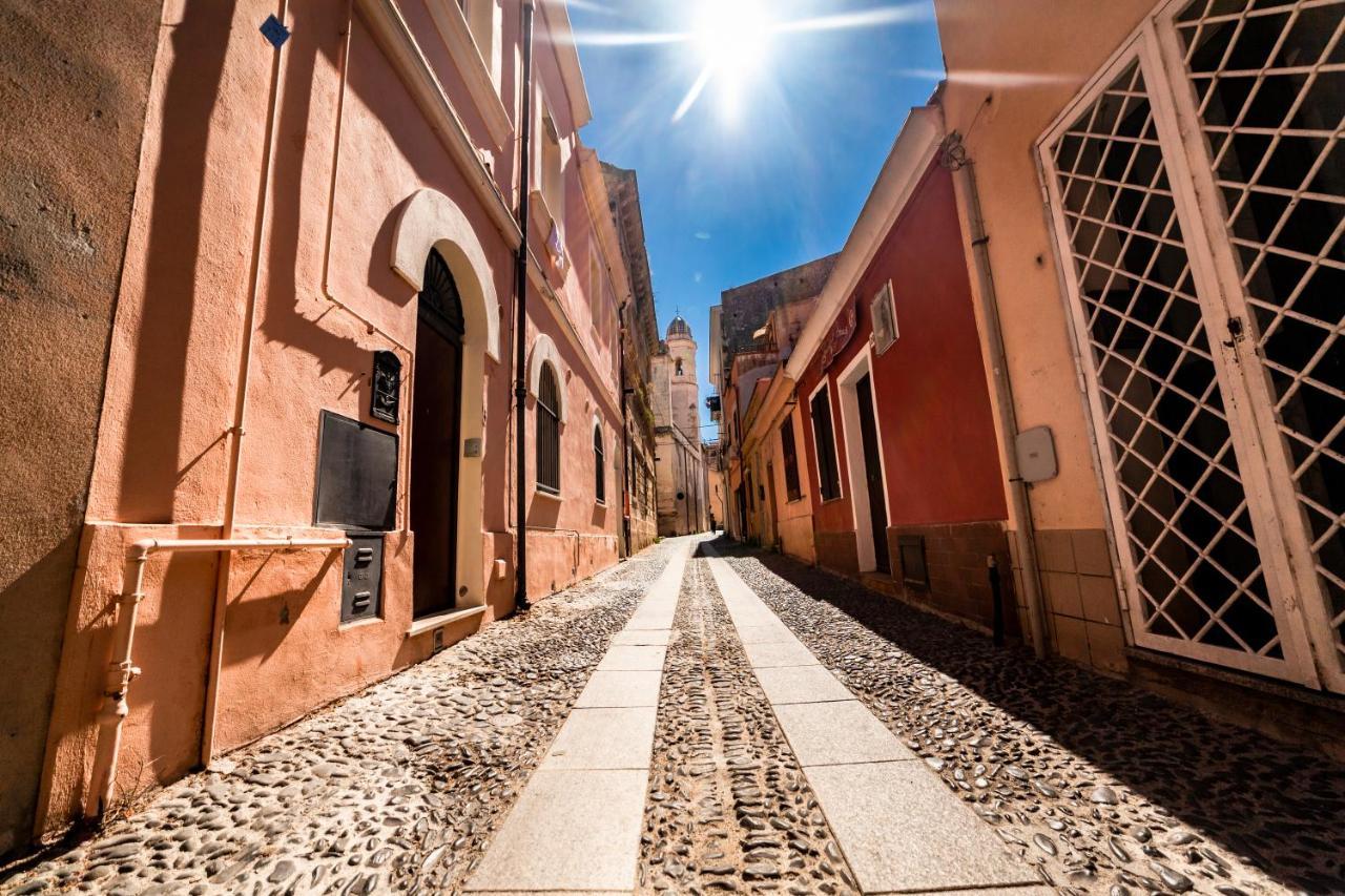 Suite Home Al Centro Di Sassari Exterior foto