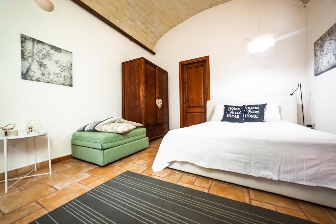 Suite Home Al Centro Di Sassari Exterior foto