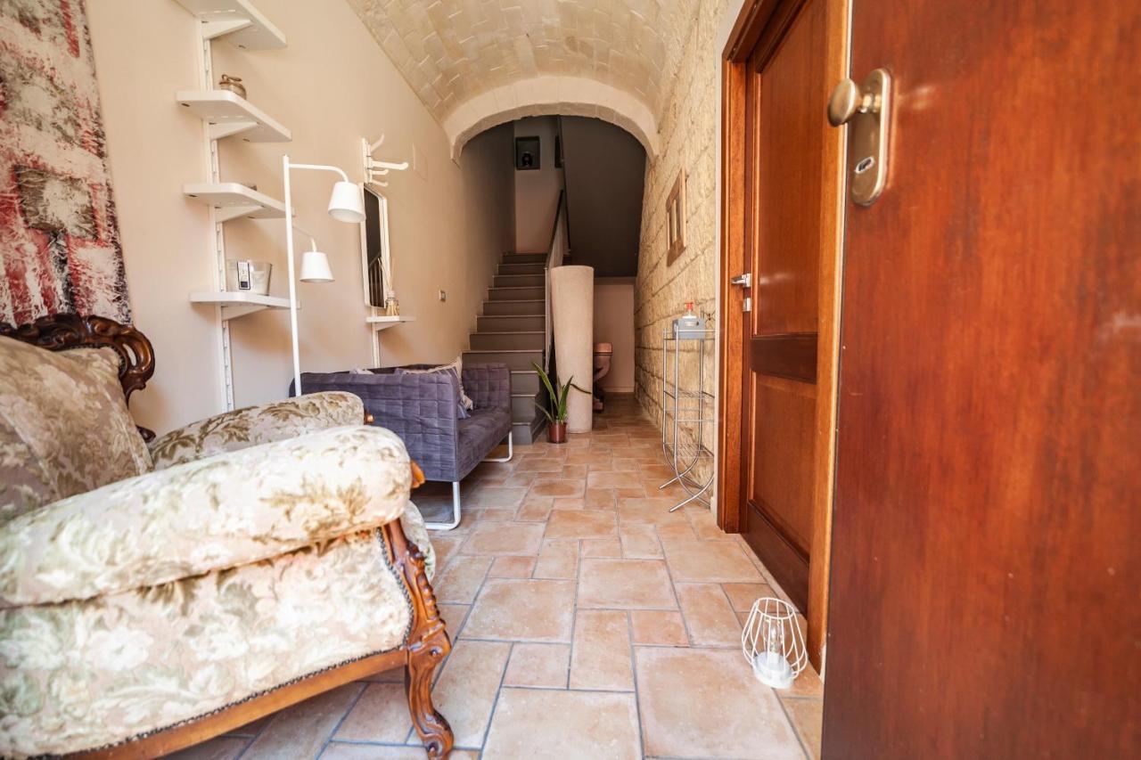 Suite Home Al Centro Di Sassari Exterior foto