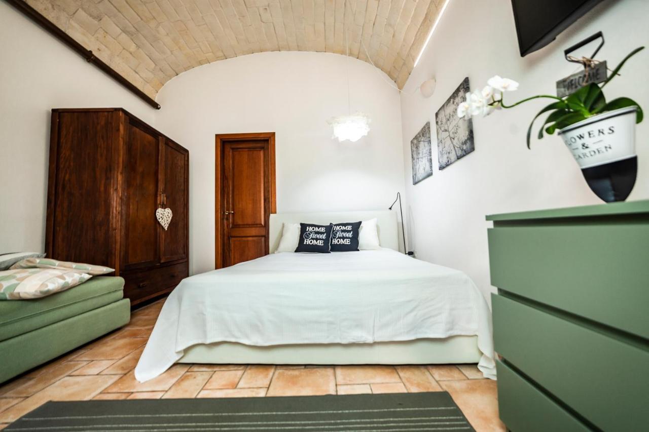 Suite Home Al Centro Di Sassari Exterior foto