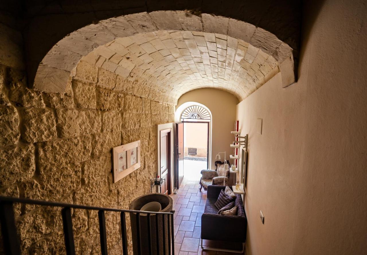 Suite Home Al Centro Di Sassari Exterior foto